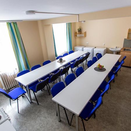 Pd Hostel Dunaújváros エクステリア 写真