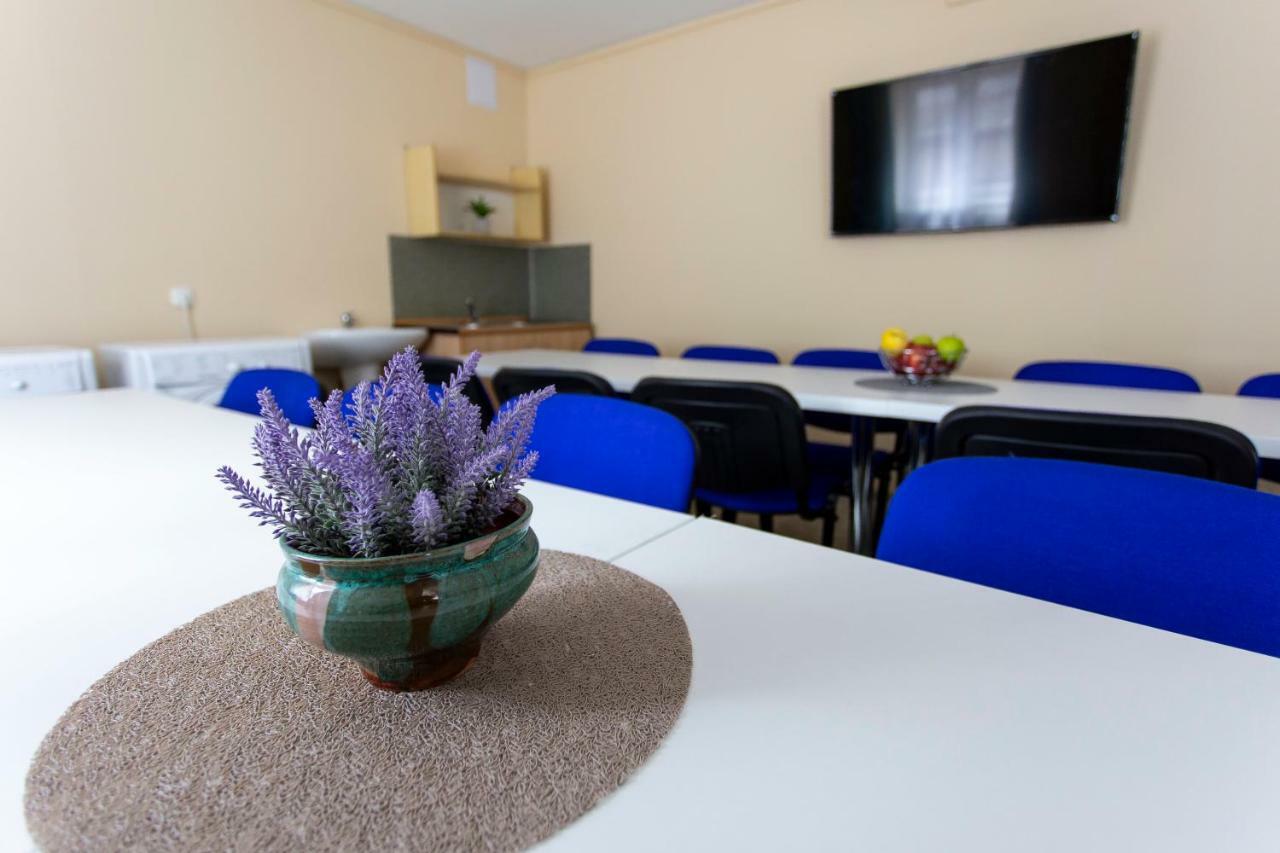 Pd Hostel Dunaújváros エクステリア 写真